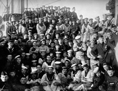 ファーストクラスの巡洋艦、HMS Imperieuseの会社、1896年 作： Arthur Debenham