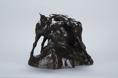 鹿の死骸を運ぶプーマ、1900年頃（ブロンズ） 作： Arthur Putnam
