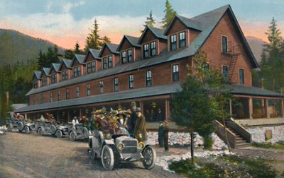 マウントレーニア国立公園イン、c1916 作： Asahel Curtis