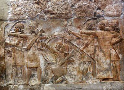 要塞都市を征服するアッシリア軍の射手、ニムルドからの救済、紀元前865年頃 作： Assyrian