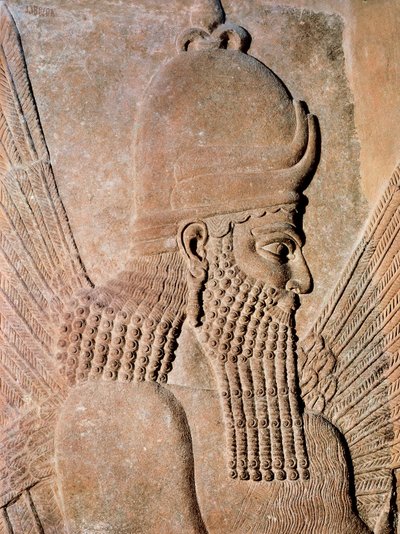 イラク、コルサバドのアッシリア王サルゴン2世（ドゥル・シャルルキン）の宮殿から出土した保護翼の精霊を表すアラバスタ製レリーフの詳細。紀元前722～705年（アラバスター製レリーフ） 作： Assyrian