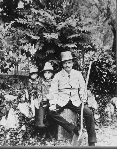 アウグスト・ストリンドベリの自画像、田舎の子供たちと一緒に 作： August Johan Strindberg