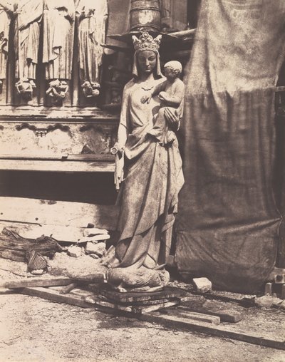 [聖母子の彫刻、ノートルダム、パリ]、1853-1854。 作： Auguste Mestral