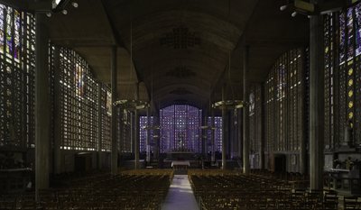 ランシー（セーヌ・サン・ドニ）にあるノートルダム・デュ・ランシー教会。1923年建設、建築家ギュスターヴ・ペレ（1876-1952）とオーギュスト・ペレ（1874-1954）。撮影 10/02/10. 作： Auguste Perret