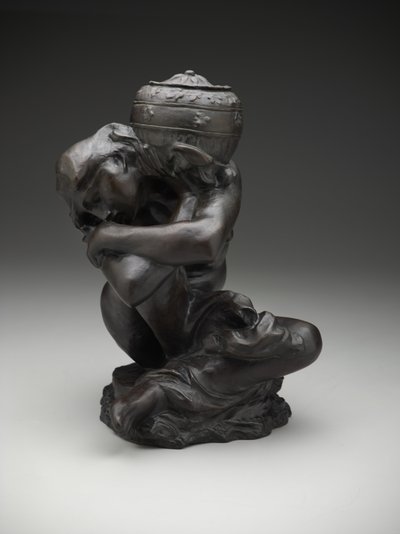 壷を運ぶ倒れたカリアティード 作： Auguste Rodin