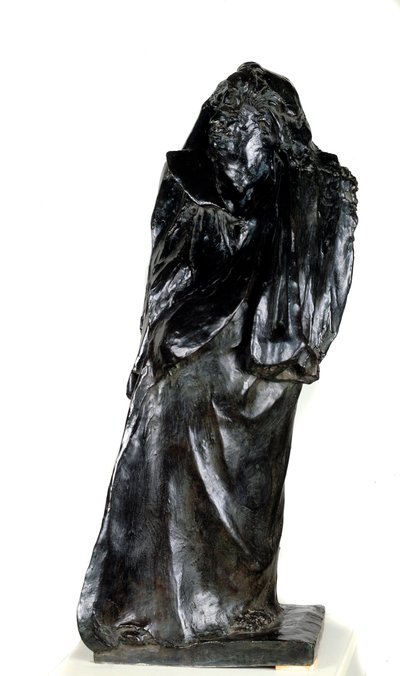 バルザックのオノレのモニュメント 最後の習作の前に。オーギュスト・ロダン（1840-1917）による彫刻 1897年 パリ、ロダン美術館 作： Auguste Rodin