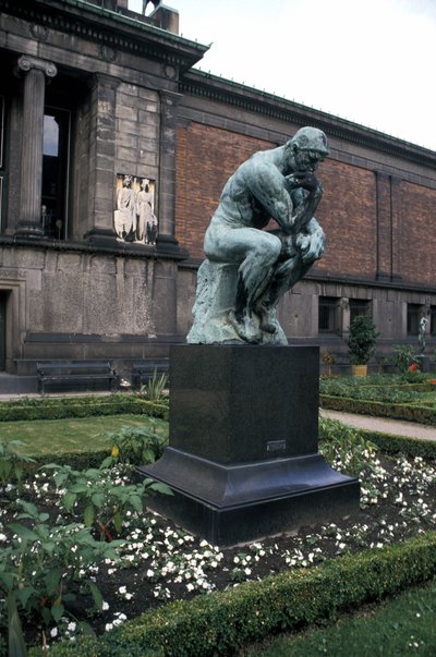 ロダン作「考える人」像、Ny Carlsberg Glyptotek、コペンハーゲン、デンマーク、ヨーロッパ 作： Auguste Rodin