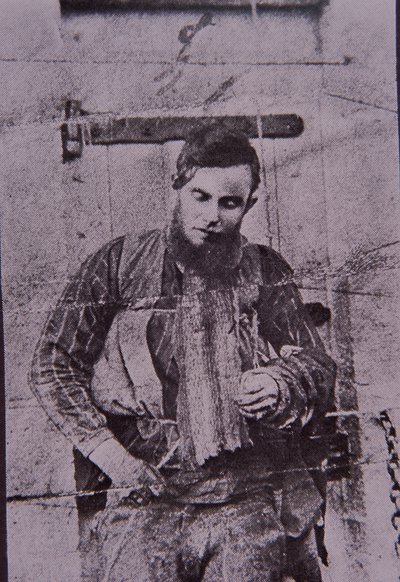 ケリーギャングのメンバー、ジョー・バーンの死後、絞め殺される（1880年6月29日）（モノクロ写真 作： Australian Photographer