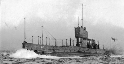 HMA潜水艦AE2、1915年頃のポートの船首ビュー 作： Australian Photographer