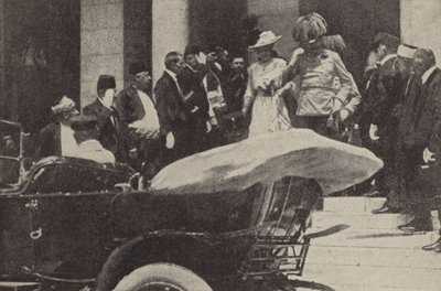 1914年の暗殺直前、サラエボにいるフランツフェルディナンド大公とオーストリアのソフィー大公 作： Austrian Photographer