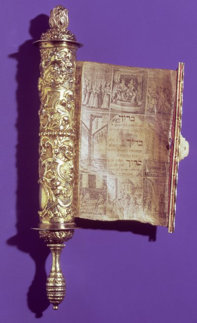 銀色のケースに入ったメギラ（エスターの巻物）、ウィーン、1715年 作： Austrian School