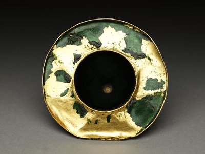 19世紀初頭、占星術の装飾が施された蓋付きのボウル、ソーサー、スプーン 作： Baqir