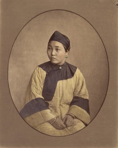 ランクチョウの少女、1870年代。 作： Baron Raimund von Stillfried