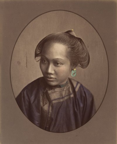 [カントン出身の女性]、1870年代。 作： Baron Raimund von Stillfried