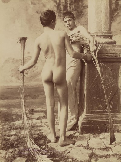 無題［ヤシの葉を持つ2人の男性青年］ 作： Baron Wilhelm von Gloeden