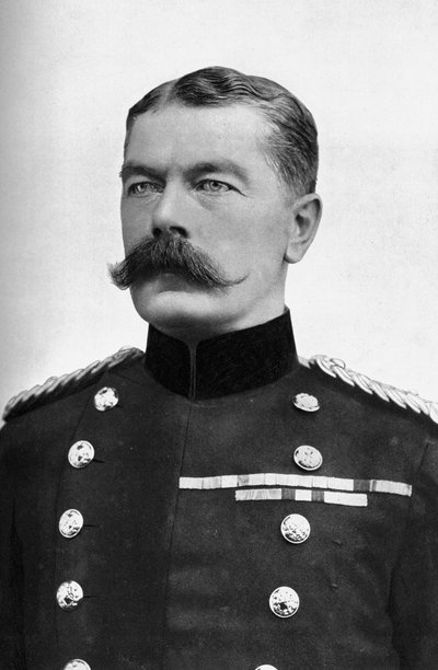 フィールドマーシャルアールキッチナー、イギリス国防長官、第一次世界大戦、1914年。 作： Bassano Studio