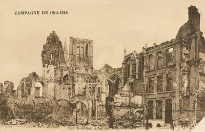 爆撃後のホテルドヴィル、イープル、1915 作： Belgian Photographer