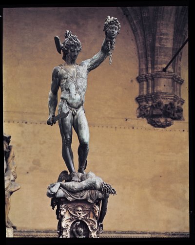 メデューサの頭を持つペルセウス、1545-53（ブロンズ） 作： Benvenuto Cellini