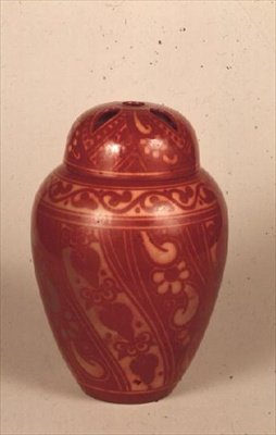 銅の光沢のある鍋のプリとカバー、c.1905-15（セラミック） 作： Bernard Moore