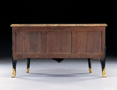 箪笥、1745年頃（オルモルに取り付けられた漆と黒檀） 作： Bernard van Risenburgh II