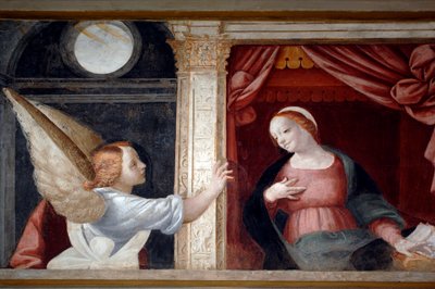 ベルナルディーノ・ラニーノ（1512-1583）によるフレスコ画「聖母のサイクル」（1553年）からの受胎告知、イタリア・ピエモンテ州ノヴァラ大聖堂の下部聖具室。 作： Bernardino Lanino