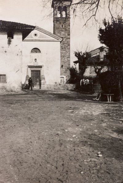 Friuli-Venezia Giuliaにおける第一次世界大戦のアルバム：1916年03月01日、Soreschiano Manzanoの教会（モノクロ写真）。 作： Bietti Bietti