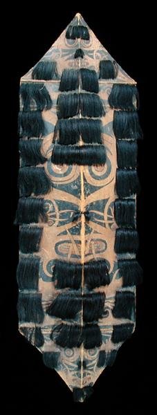 シールド（木と毛の塗装）（背面は171762参照 作： Bornean