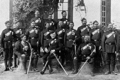1896年、インド軍、第44グルカ族の現地将校 作： Bourne and Shepherd