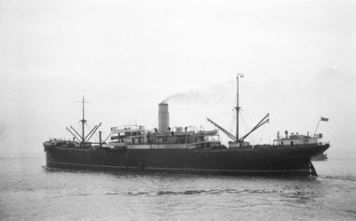 エイボンマス沖で進行中のオパワ（1906） 作： Brigadier L. R. E. Fayle