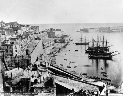マルタのグレートハーバーへの入り口、1880年頃 作： British Photographer