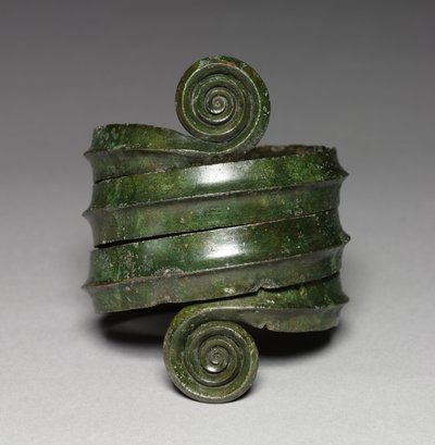 ハンガリーのアルミラに転向、紀元前1500年頃 作： Bronze Age