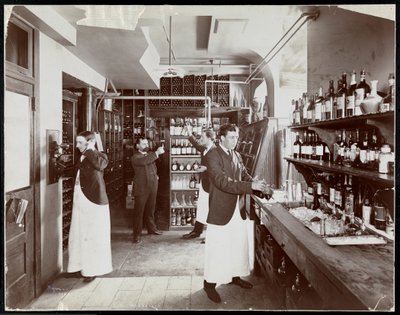 ホテルマンハッタンのパントリー、1902年（銀ゼラチンプリント） 作： Byron Company