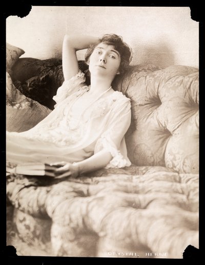 Crystal Herne、1895-1915（シルバーゼラチンプリント） 作： Byron Company
