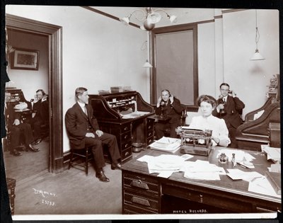 ホテルレコードオフィス、ニューヨーク、1908年（銀ゼラチンプリント） 作： Byron Company