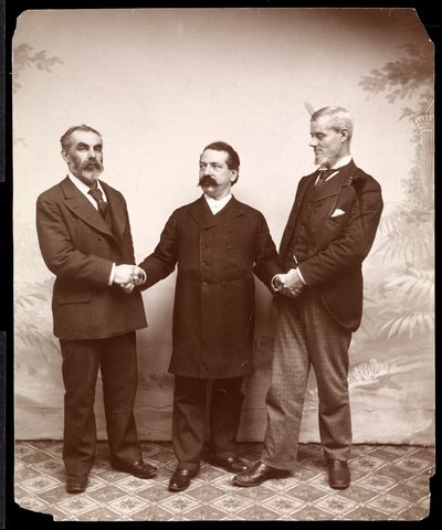 労働指導者のサミュエルゴンパース、ジョンバーンズとホームズ、1893年4月（銀ゼラチンプリント） 作： Byron Company