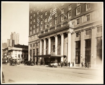 ホテルペンシルバニアのメインエントランス、1919年ニューヨークの7番街と32番街（シルバーゼラチンプリント） 作： Byron Company