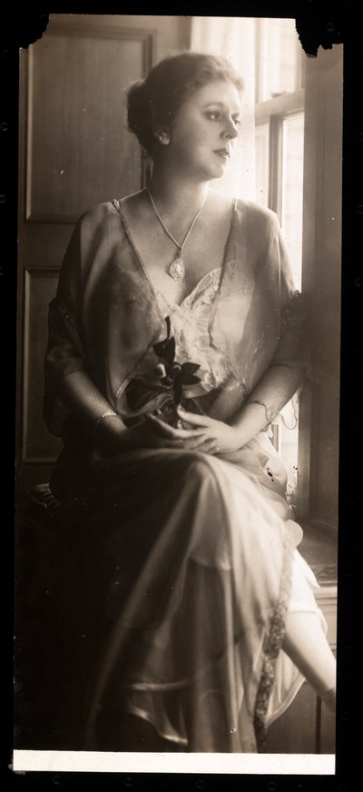 Jobyna Howland、1908-9の肖像（銀ゼラチンプリント） 作： Byron Company