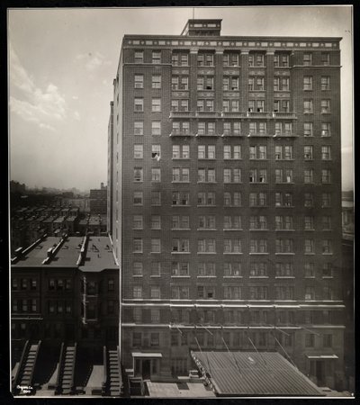 ホテルロバートフルトン、228 West 71st Street、ニューヨーク、1920（銀ゼラチンプリント） 作： Byron Company