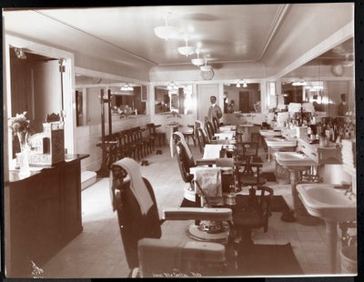 フィラデルフィアリッツカールトンホテルの理髪店、1913年（銀ゼラチンプリント） 作： Byron Company
