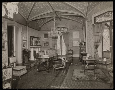1893-94年、ニューヨーク州タリータウンにあるヘレングールドの邸宅（後期ジェイグールド邸）の応接室（銀ゼラチンプリント） 作： Byron Company