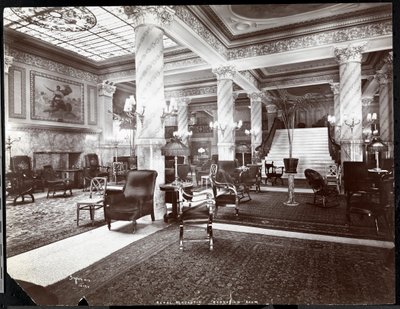 ホテルマジェスティック、1902年の応接室（銀ゼラチンプリント） 作： Byron Company