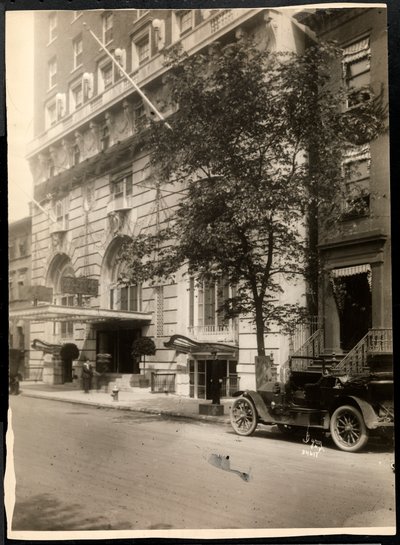 ロバートトリートホテル、ニューアーク、ニュージャージー、1916年のビュー（銀ゼラチンプリント） 作： Byron Company