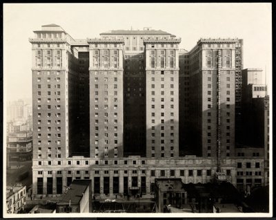 ホテルペンシルバニアの南側の眺め、1919年ニューヨーク、7番街と32番街（シルバーゼラチンプリント） 作： Byron Company