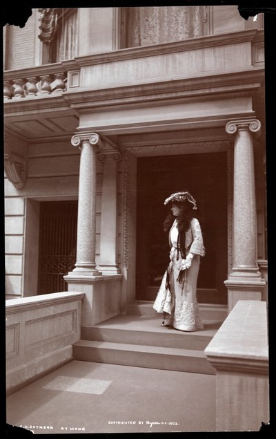 バージニア・ハーン（EH Sothern夫人、1st）c.1902（シルバーゼラチンプリント） 作： Byron Company