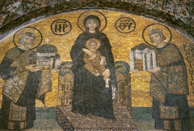 アヤソフィアのユスティニアヌス帝とコンスタンティヌス帝の間の聖母子像（モザイク画 作： Byzantine