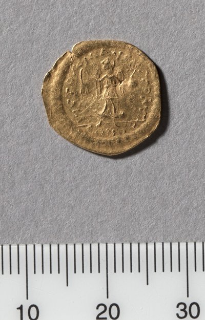 ユスティニアヌス1世のハーフ・トレミシス、コンスタンティノープル、527-565年（金 作： Byzantine School