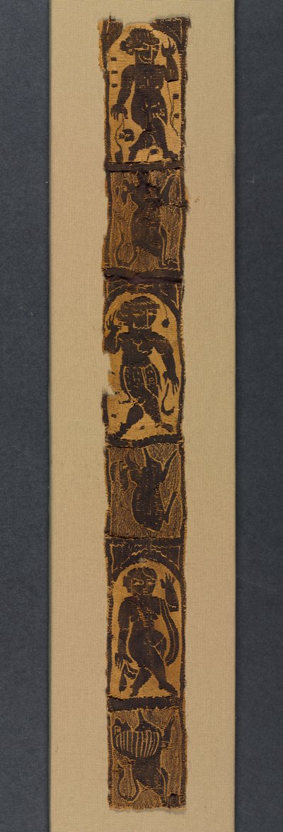 チュニックの肩章（500年代）（緯糸を補助的に巻いたタペストリー織、未染色のリネンと染色したウール 作： Byzantine School