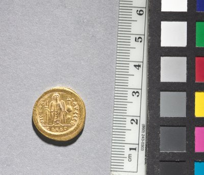 ユスティニアヌス1世のソリダス（裏面）、545-565（金）（裏面についてはCVL499738参照 作： Byzantine School