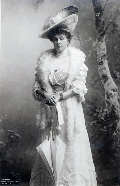 スペイン女王 エナ・オブ・バッテンベルグ 1910年頃（モノクロ写真 作： J.B. and Brown J. Rowbotham