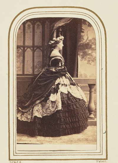 [マンチェスター公爵夫人］ 作： Camille Silvy
